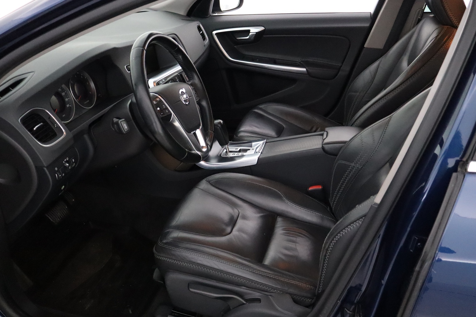 VOLVO V60 2012