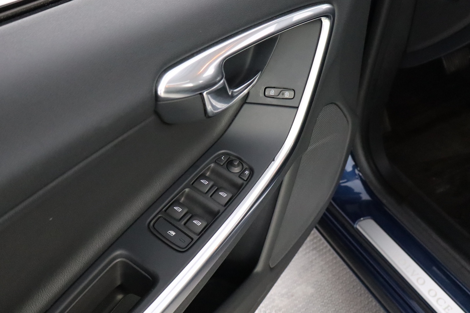 VOLVO V60 2012