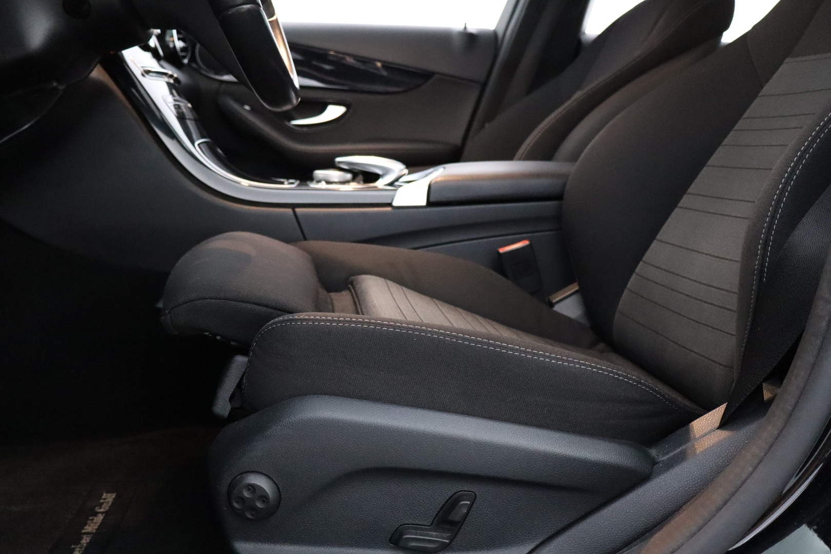 MERCEDES-BENZ C 2015
