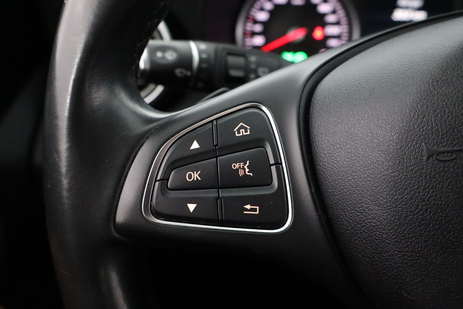 MERCEDES-BENZ C 2015