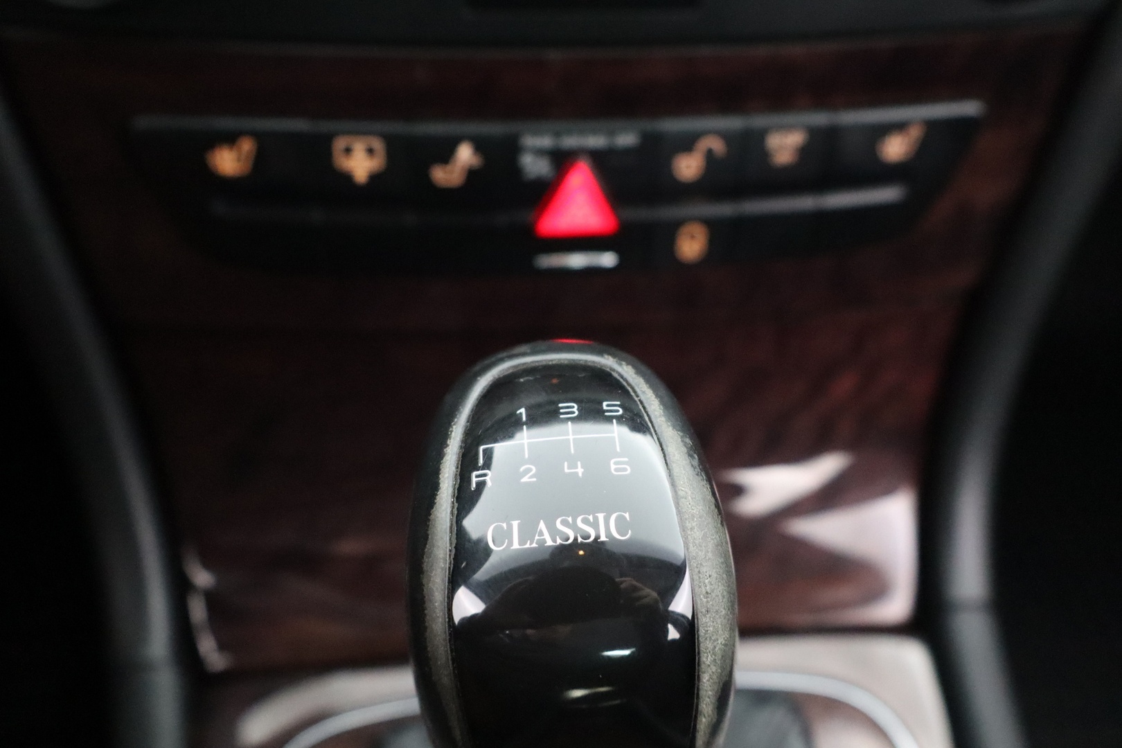 MERCEDES-BENZ E 2005