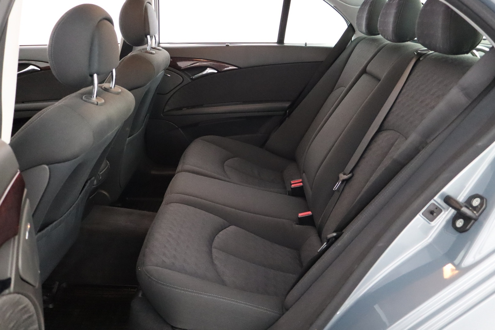 MERCEDES-BENZ E 2005