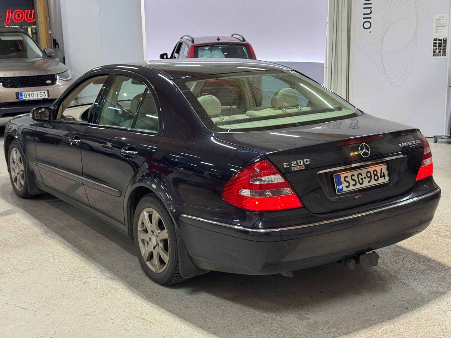 MERCEDES-BENZ E 2004