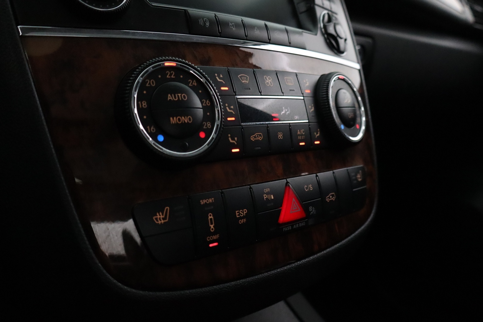 MERCEDES-BENZ R 2006