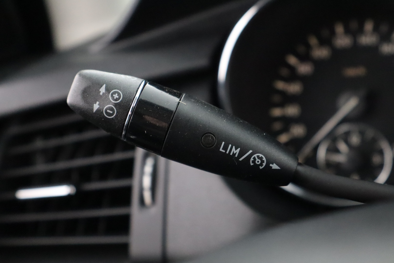 MERCEDES-BENZ R 2006