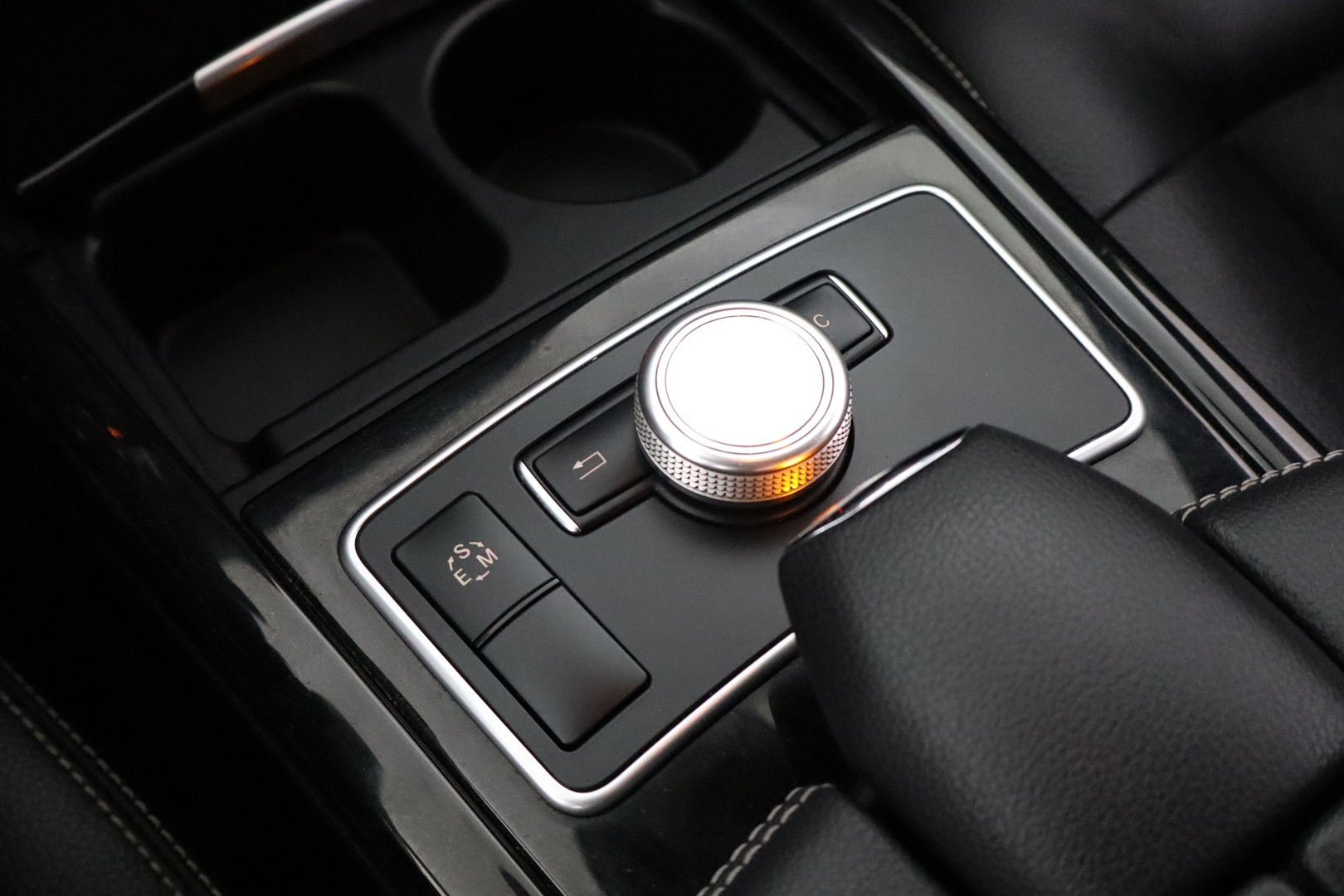 MERCEDES-BENZ E 2012