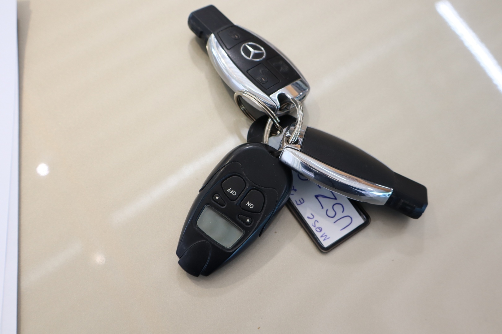 MERCEDES-BENZ E 2012