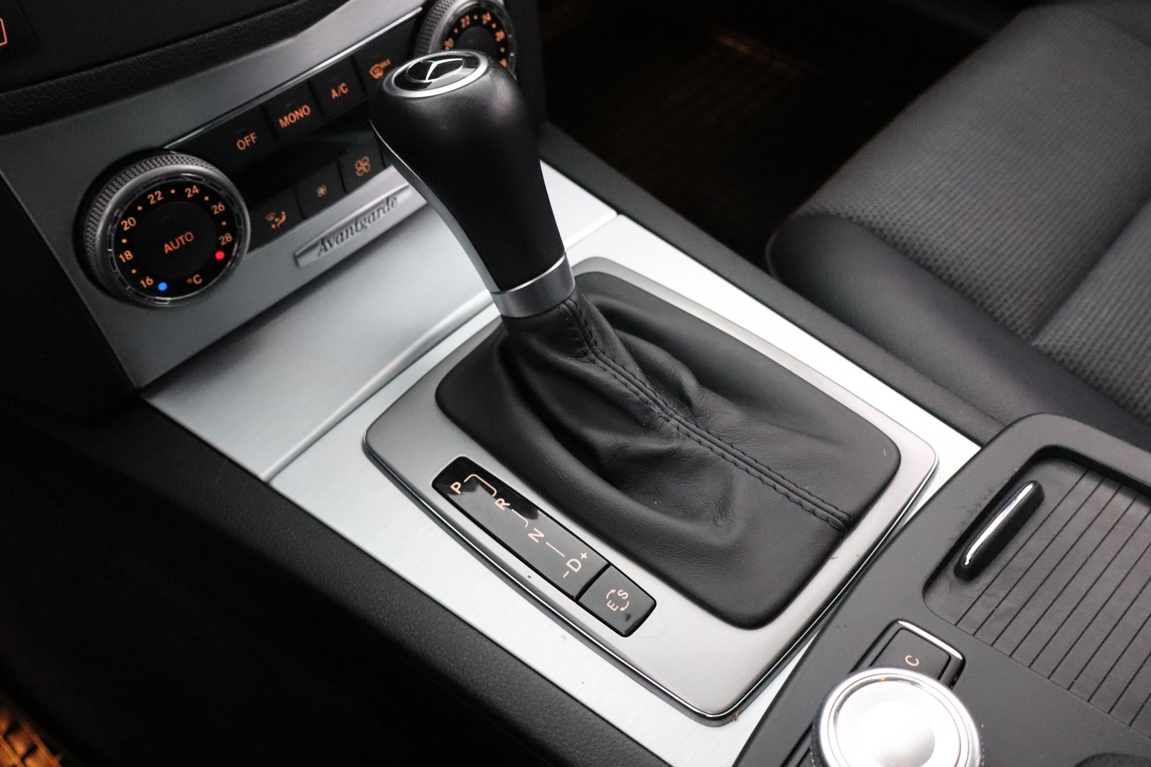 MERCEDES-BENZ C 2011