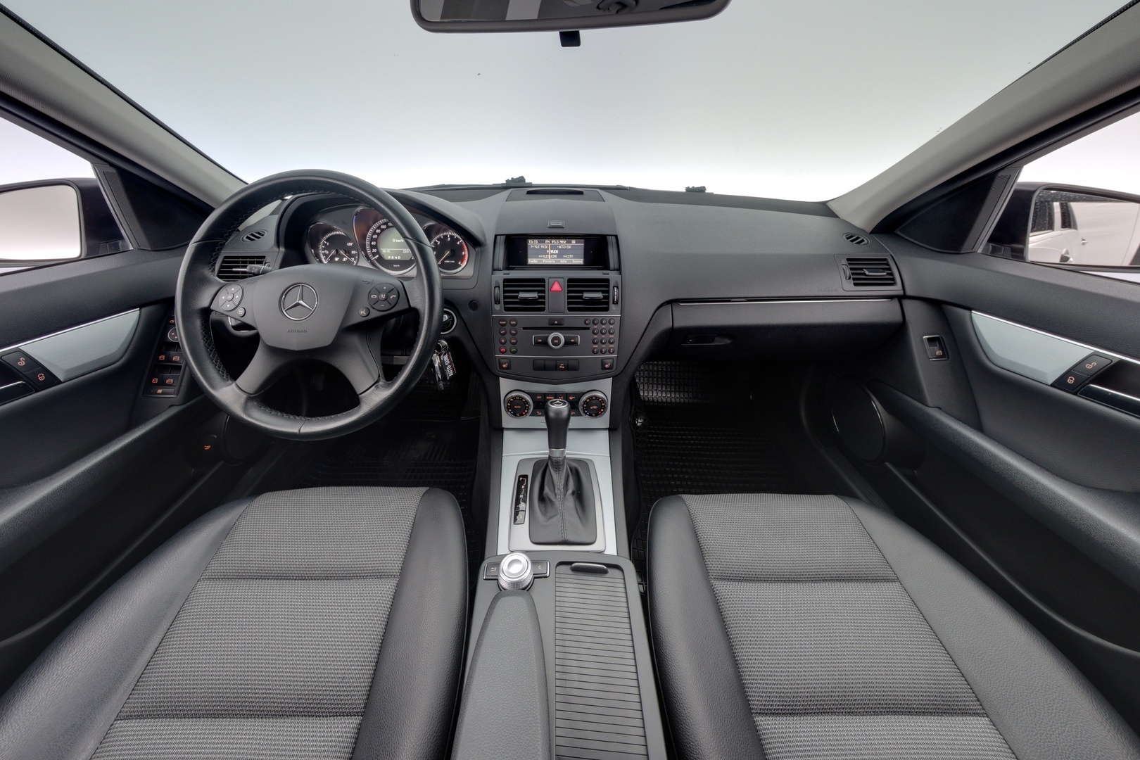 MERCEDES-BENZ C 2011