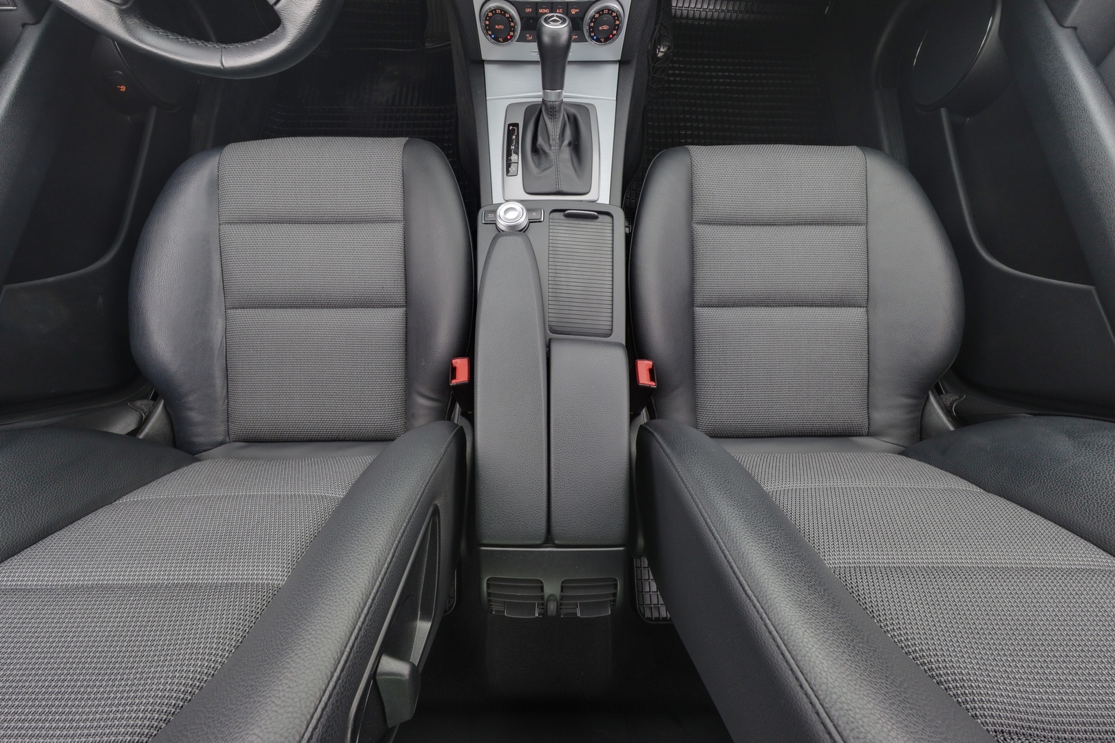 MERCEDES-BENZ C 2011