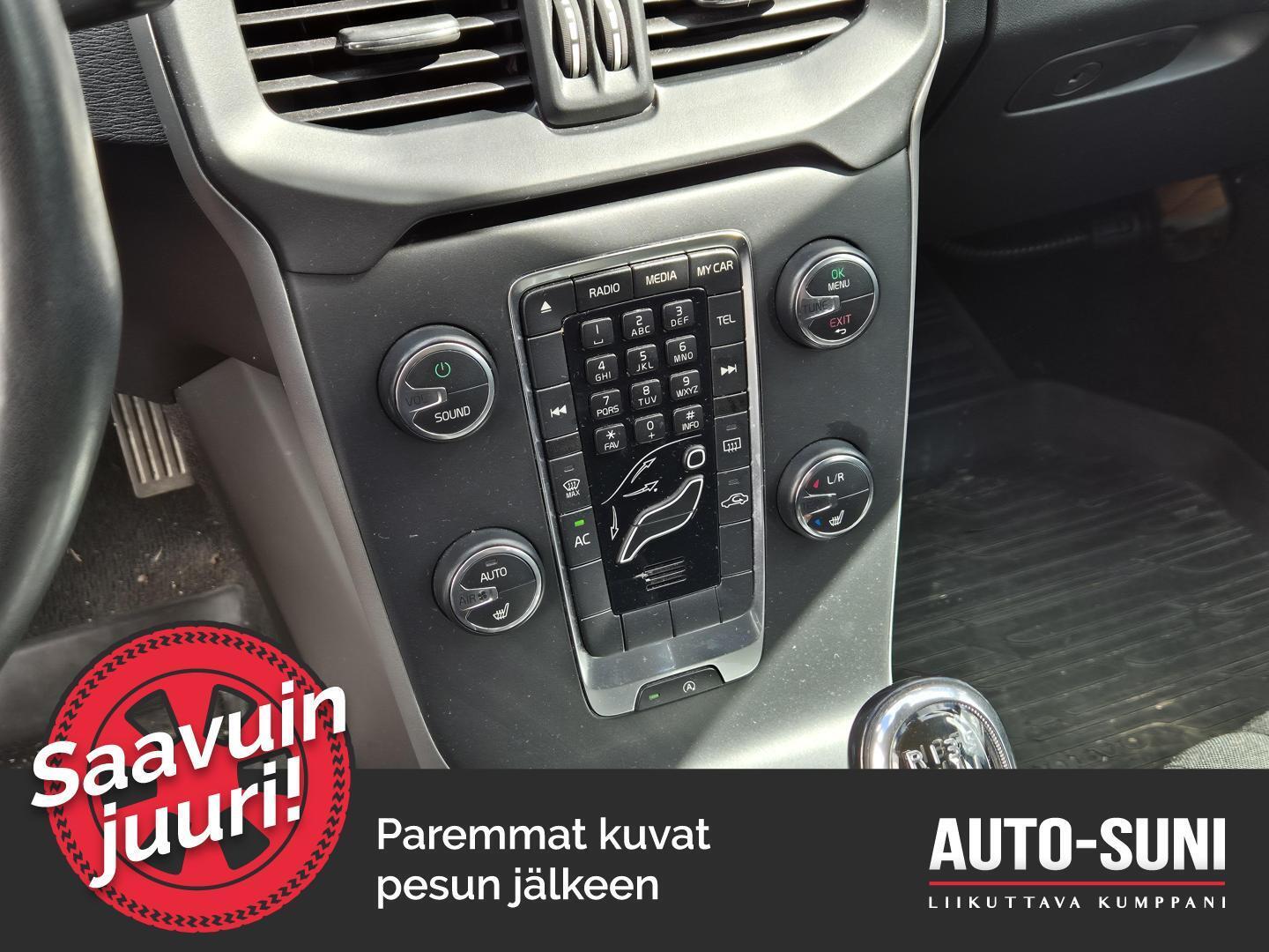 VOLVO V40 2013