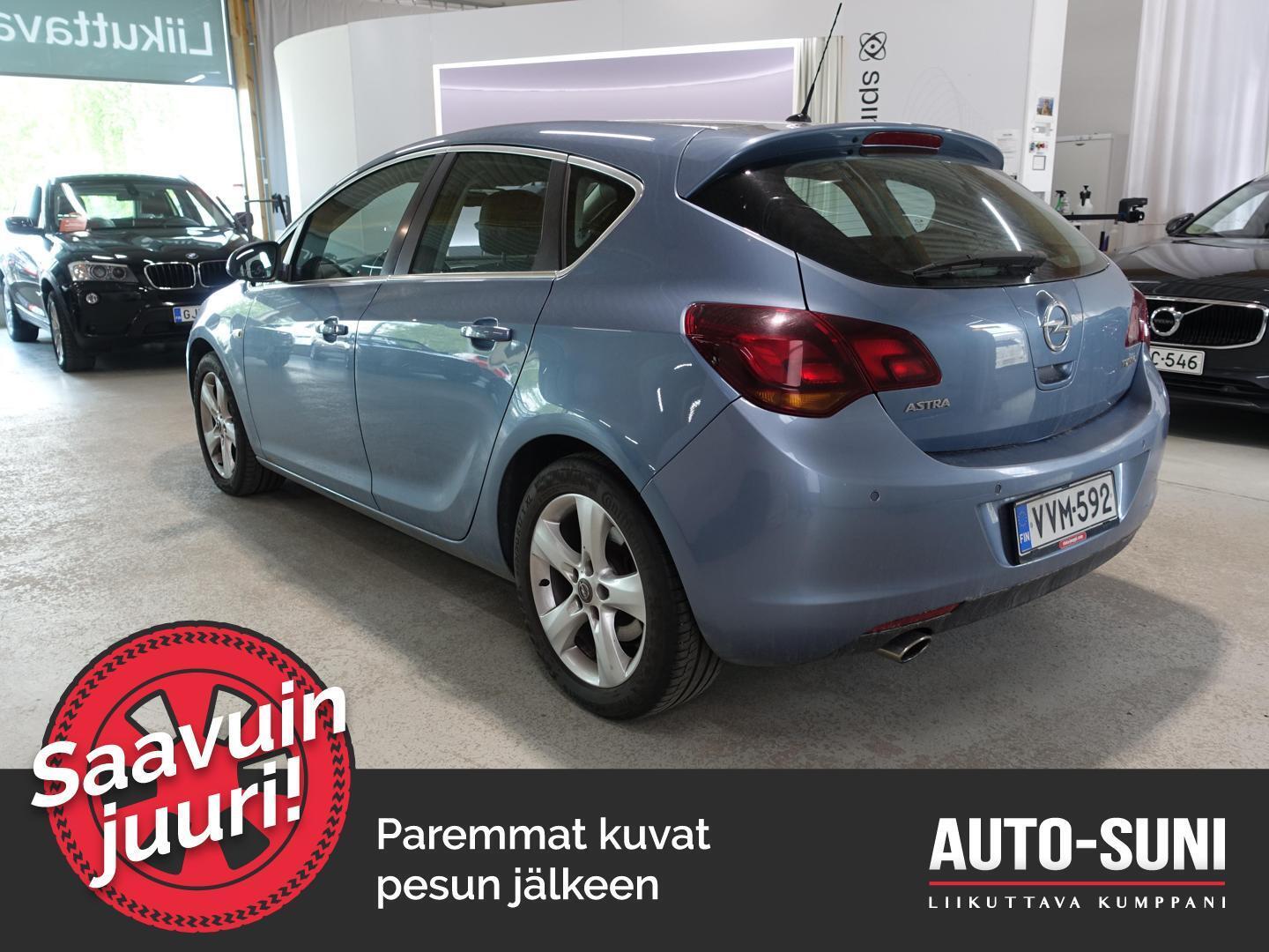 OPEL Astra 2011