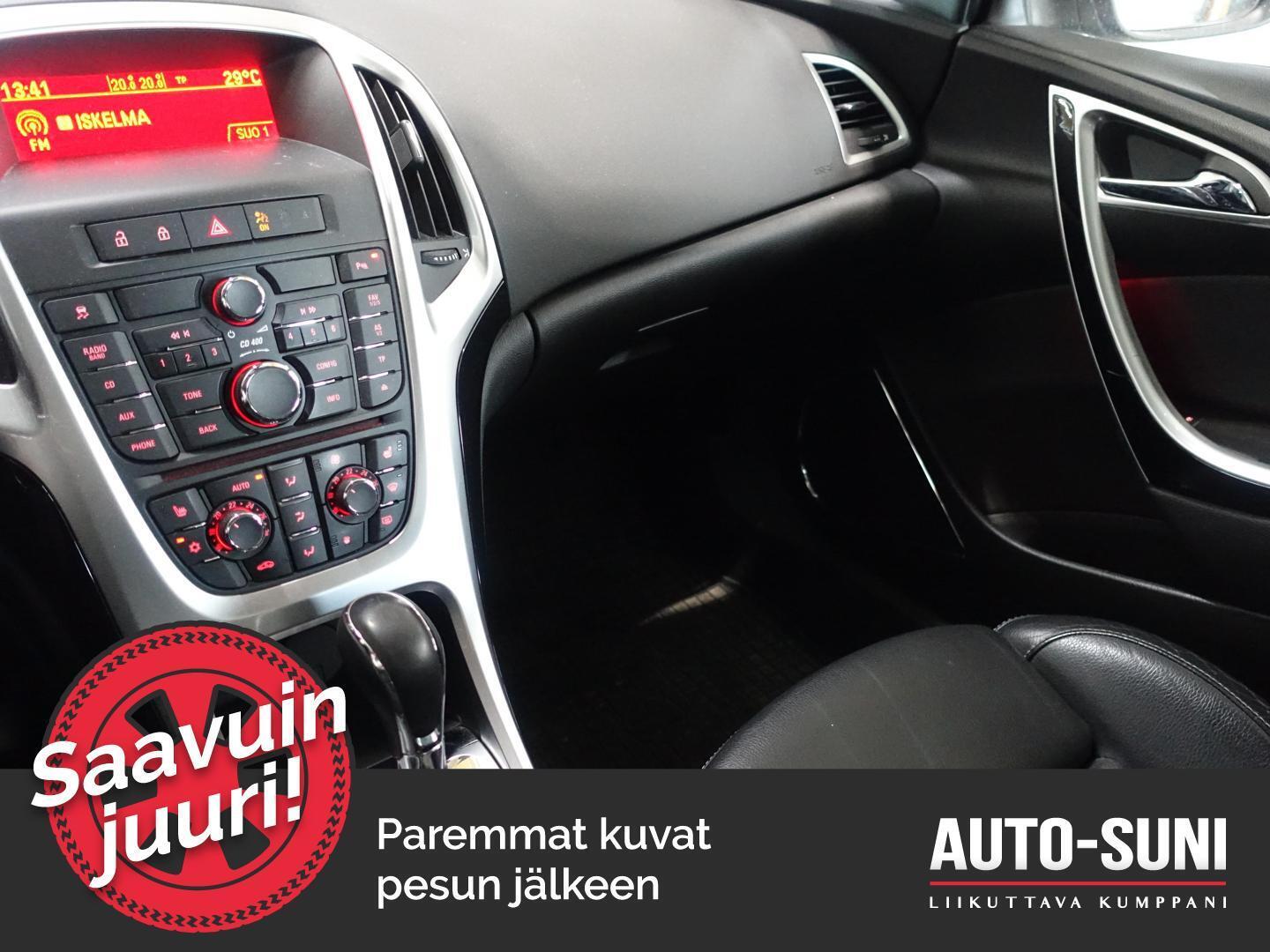 OPEL Astra 2011