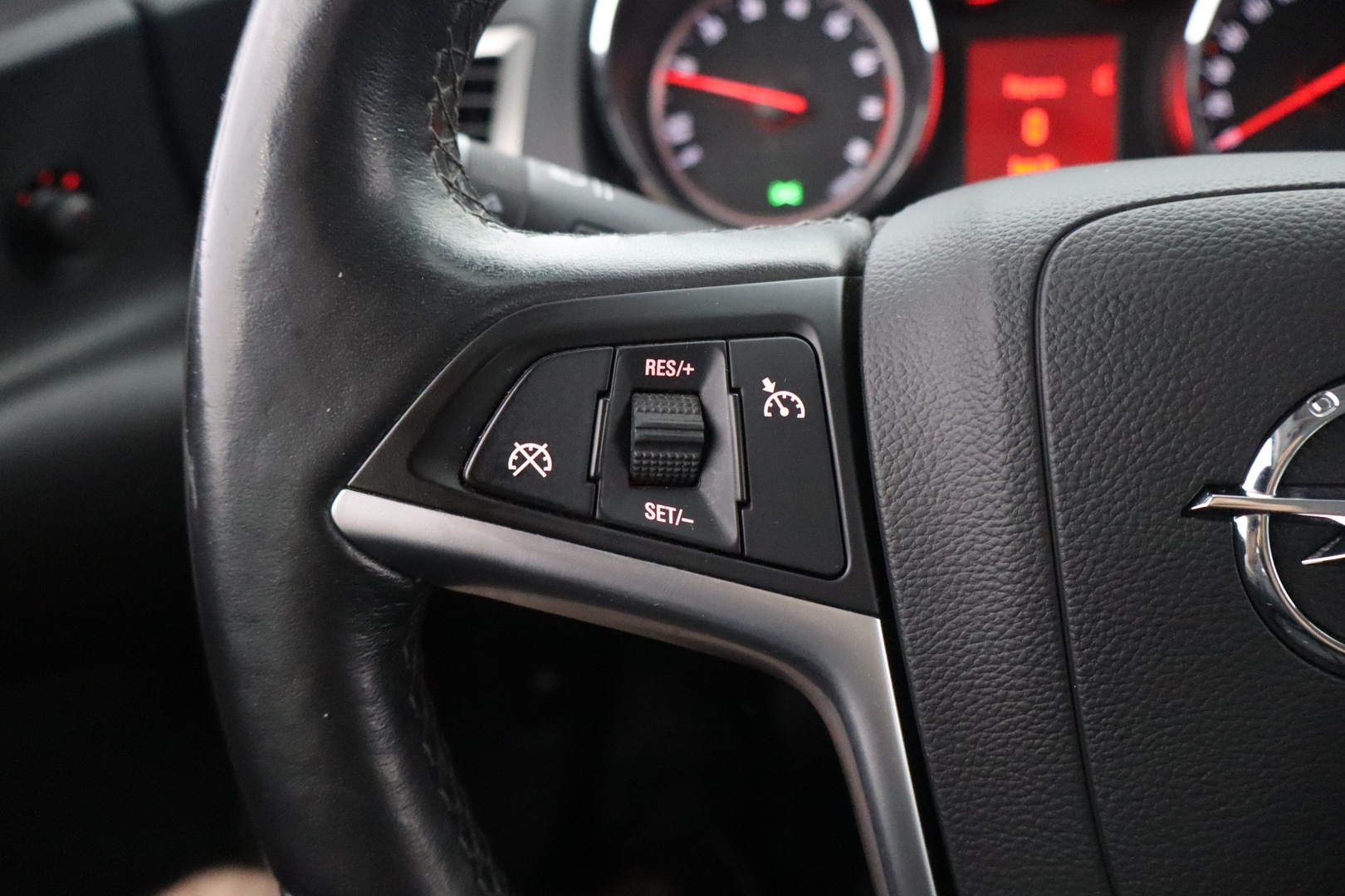 OPEL Astra 2012