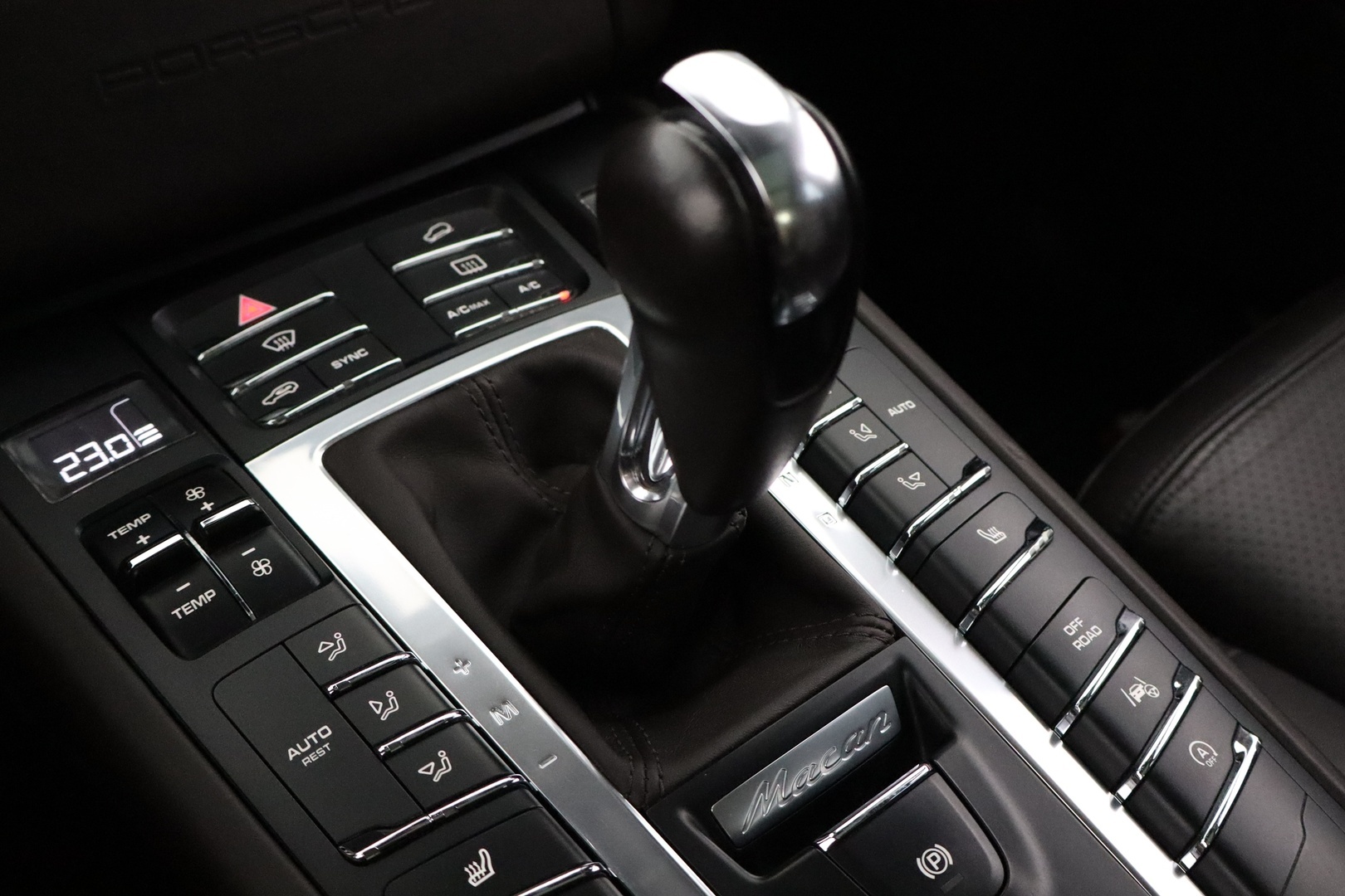 PORSCHE Macan 2015
