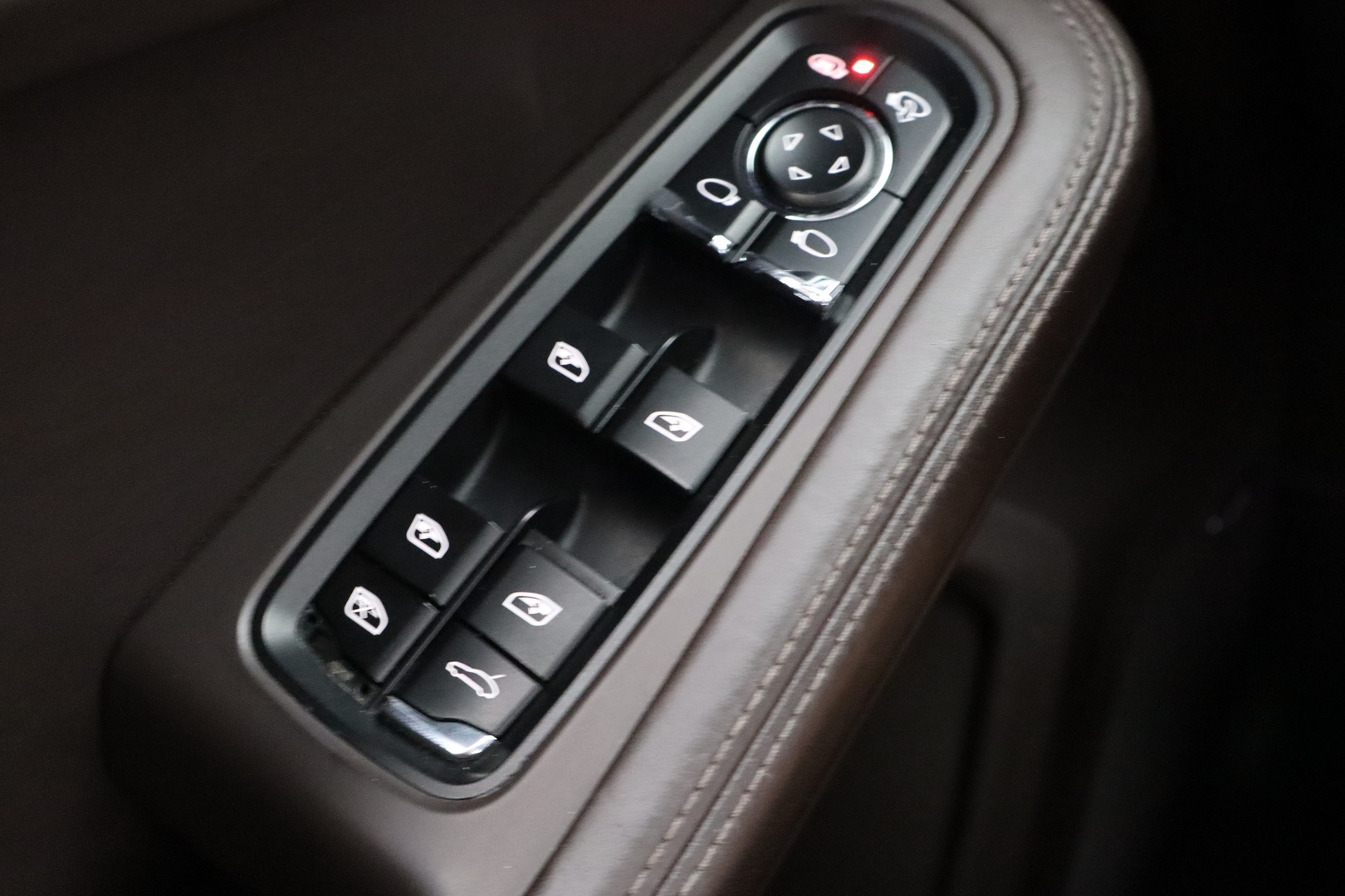 PORSCHE Macan 2015