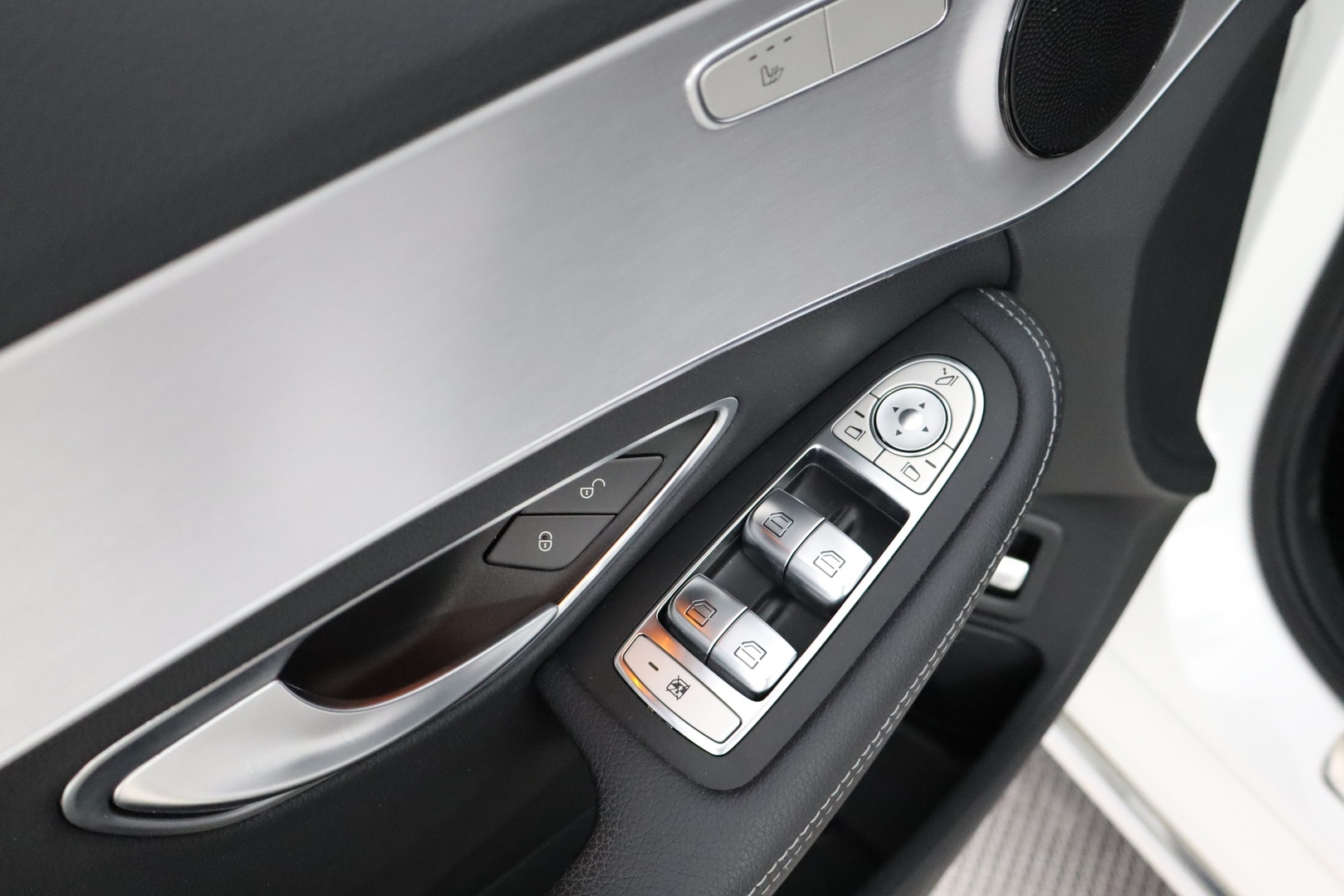 MERCEDES-BENZ C 2020