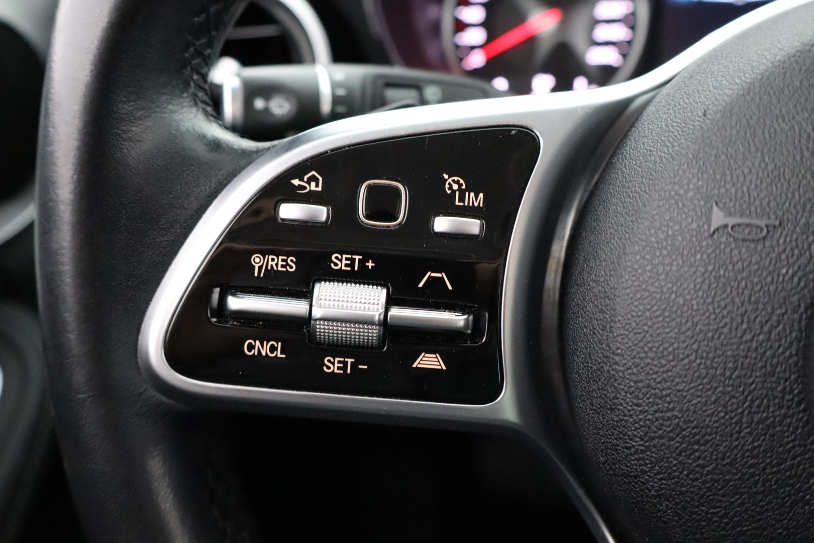 MERCEDES-BENZ C 2020