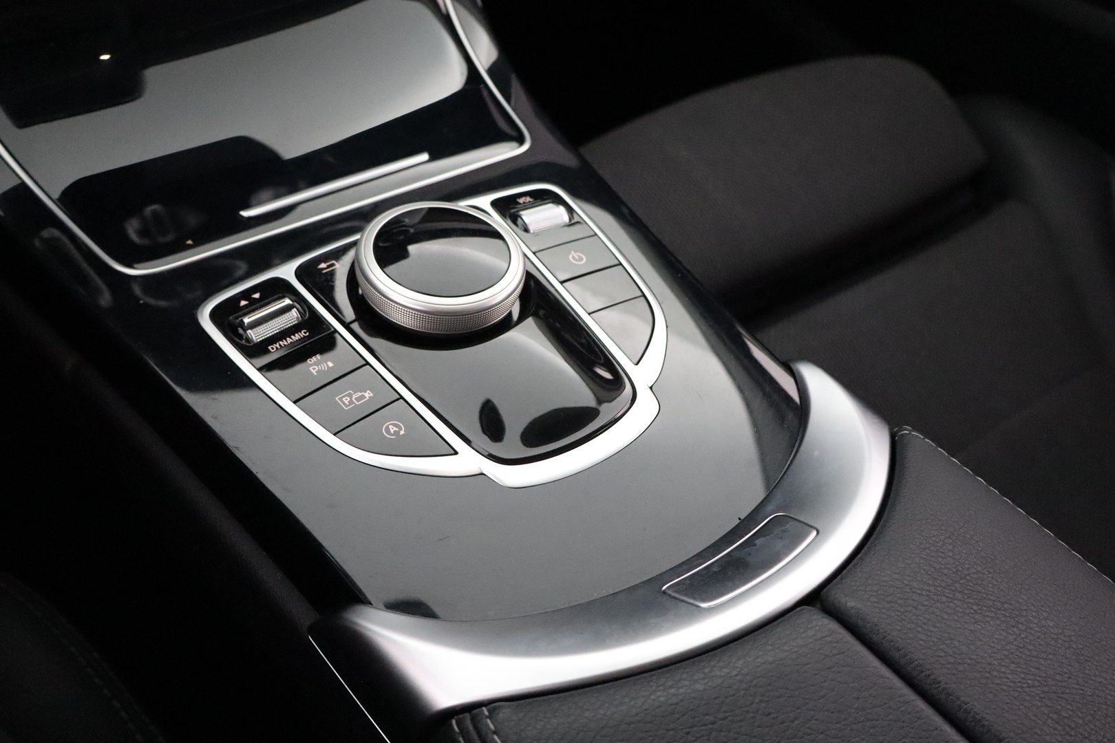 MERCEDES-BENZ C 2020