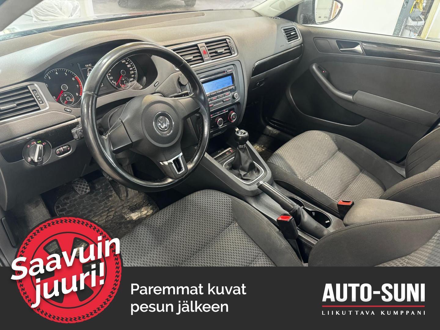 VOLKSWAGEN Jetta 2011