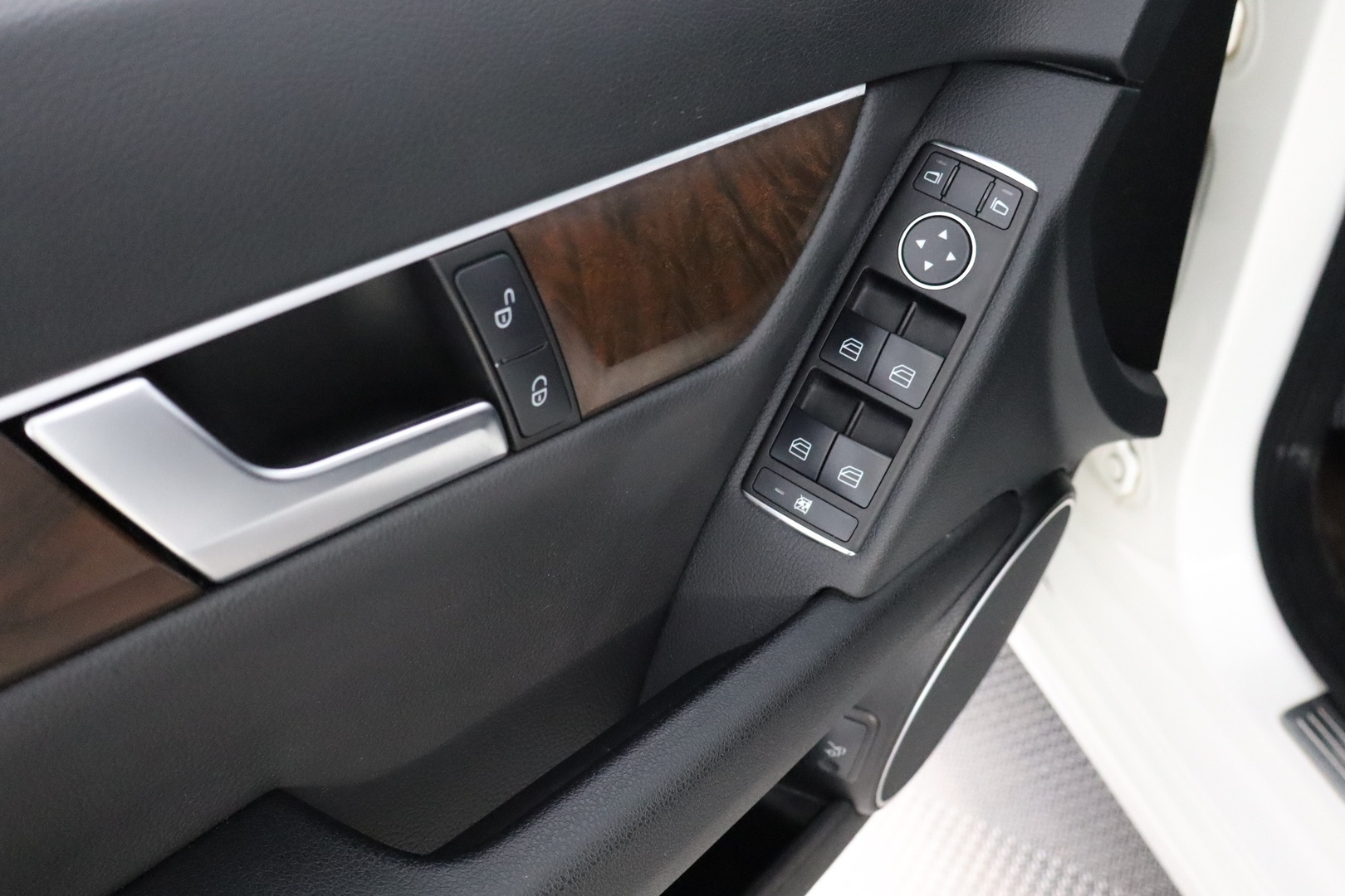 MERCEDES-BENZ C 2012