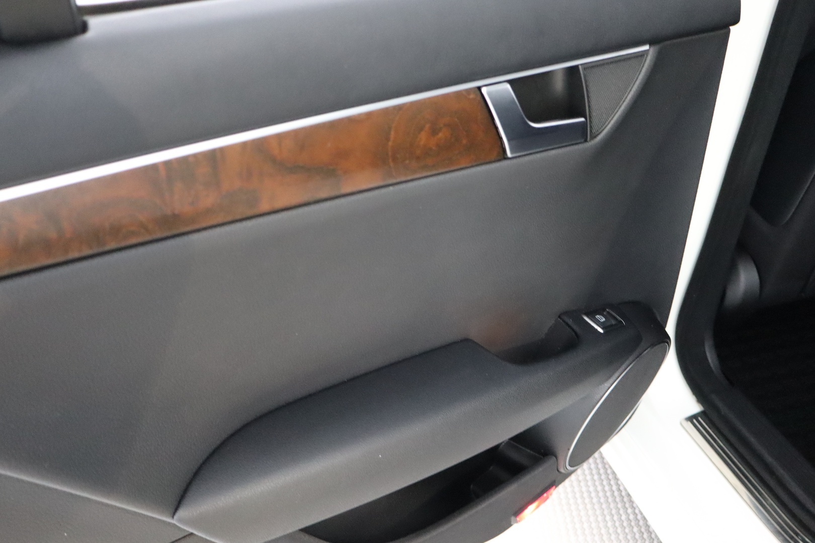 MERCEDES-BENZ C 2012