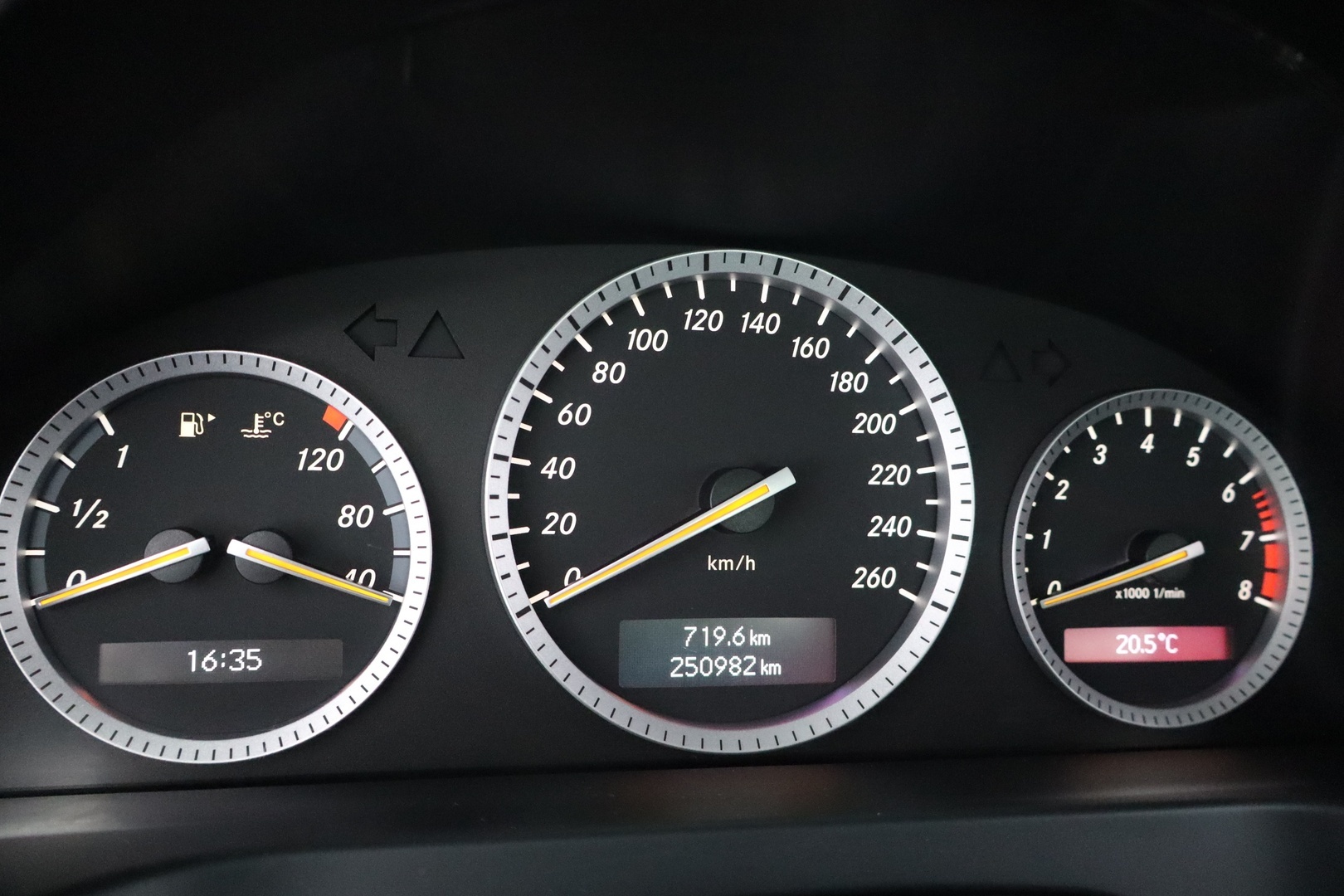 MERCEDES-BENZ C 2008