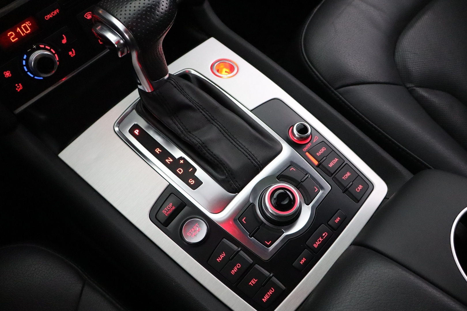 AUDI Q7 2012