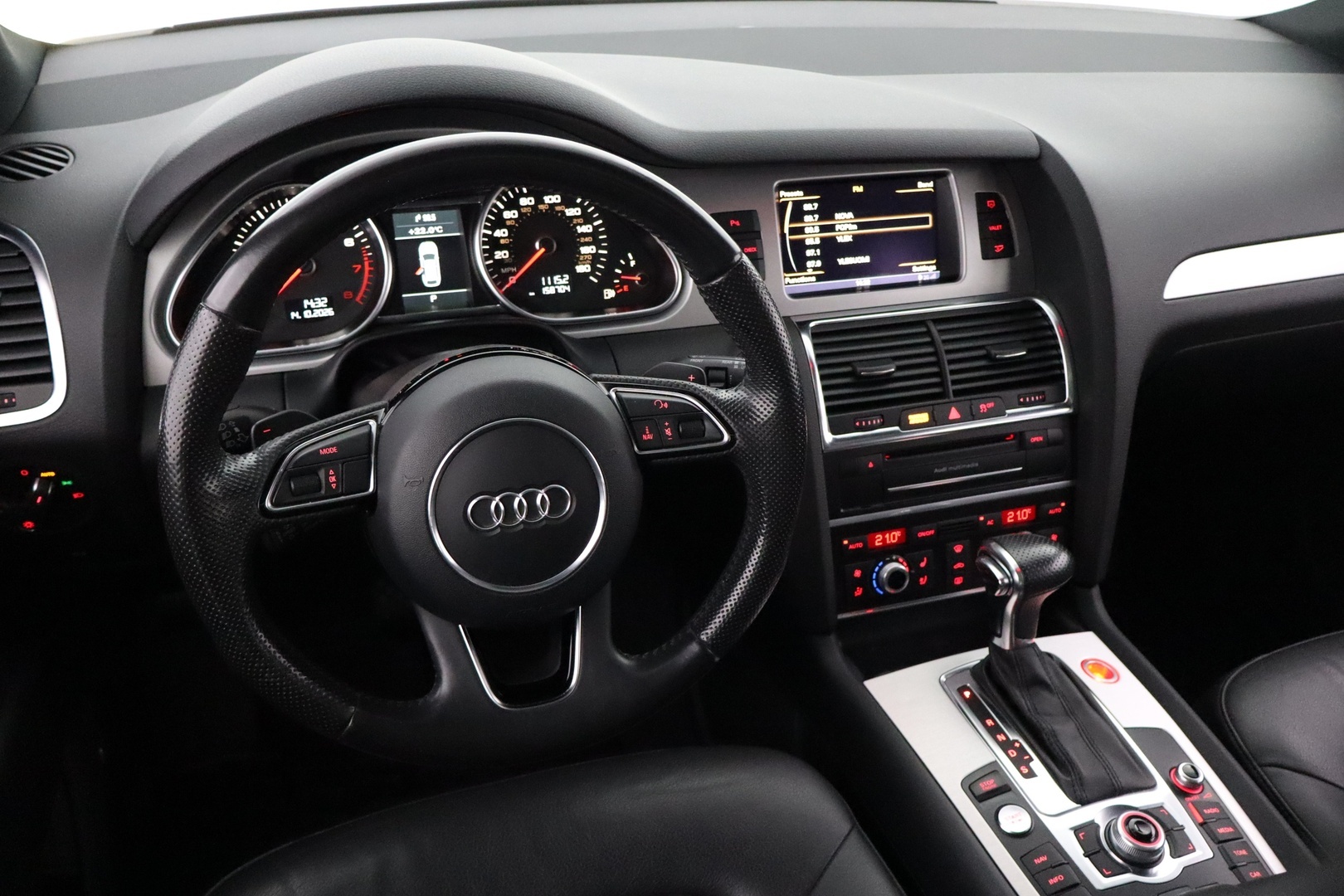 AUDI Q7 2012