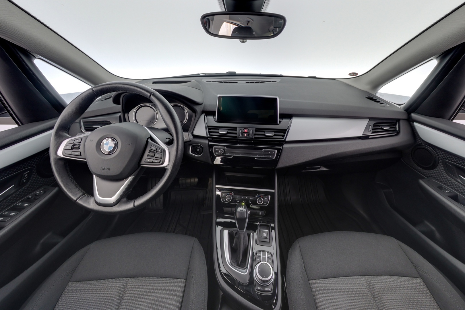BMW 225 2021