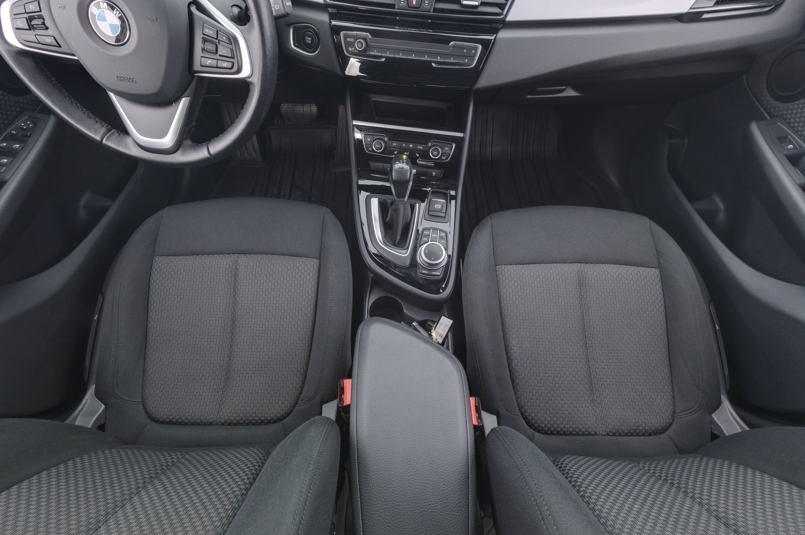 BMW 225 2021