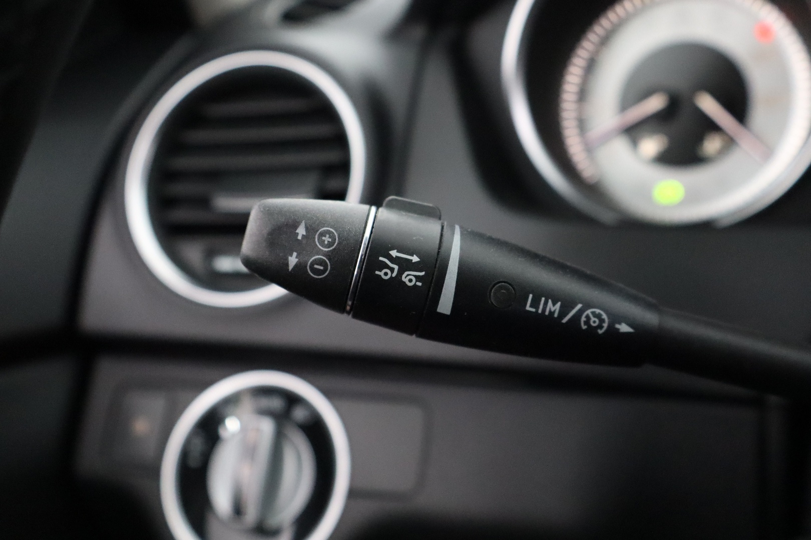 MERCEDES-BENZ C 2012
