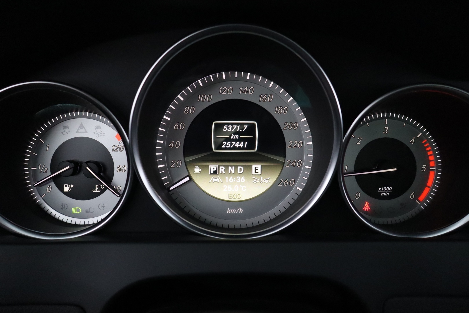 MERCEDES-BENZ C 2012