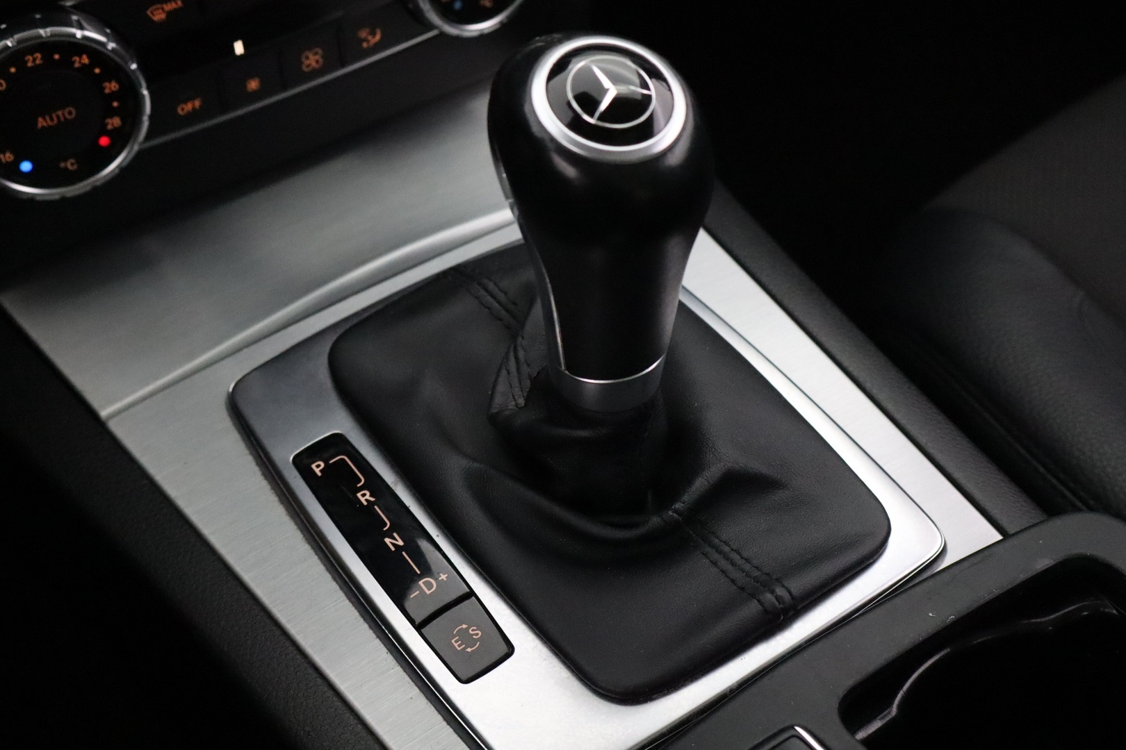 MERCEDES-BENZ C 2012