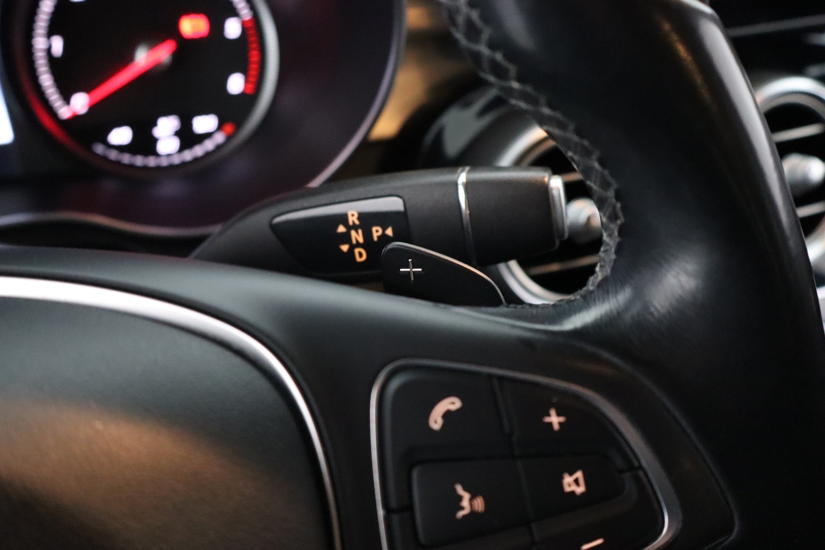 MERCEDES-BENZ GLC 2016