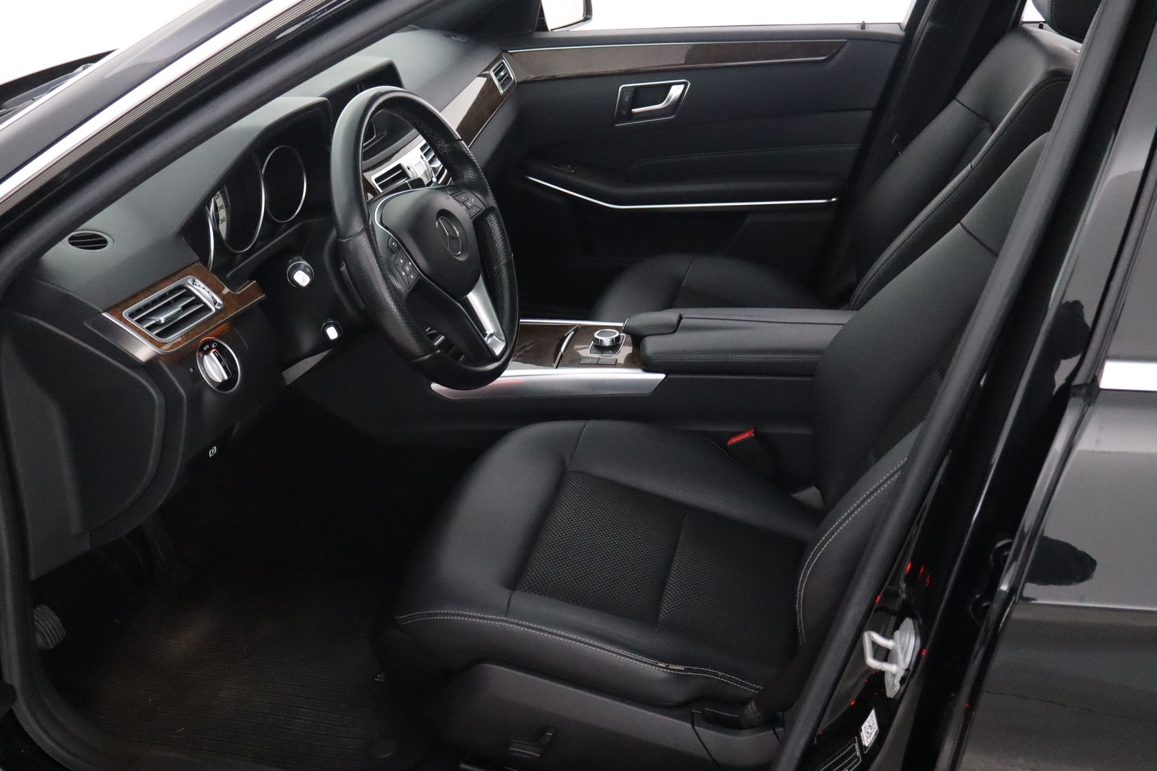 MERCEDES-BENZ E 2016
