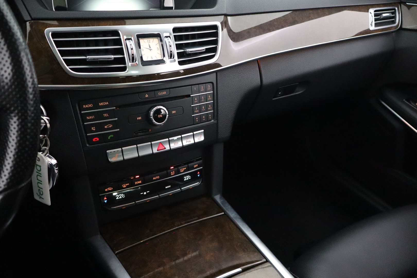 MERCEDES-BENZ E 2016