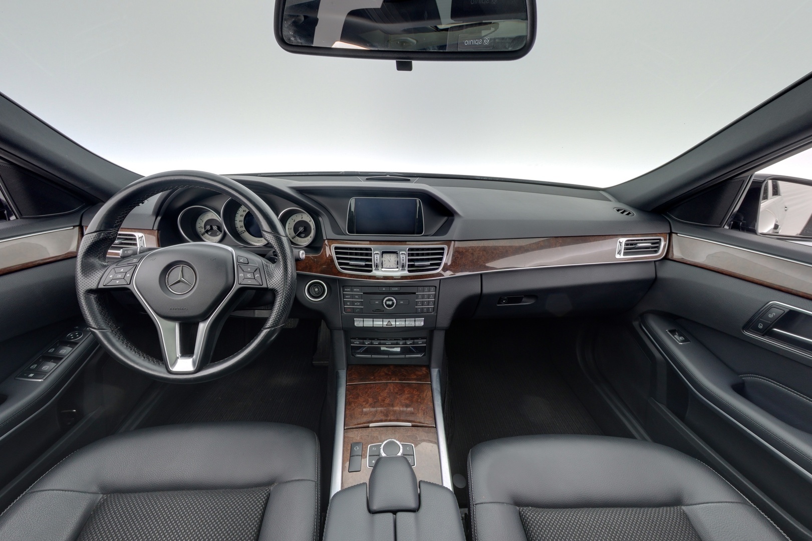 MERCEDES-BENZ E 2016