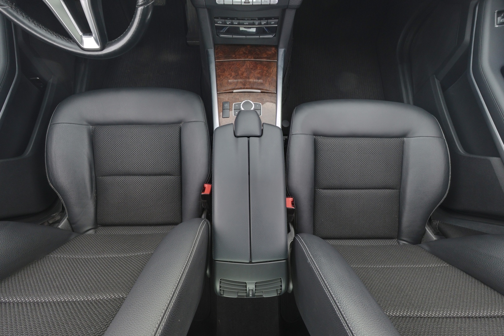 MERCEDES-BENZ E 2016