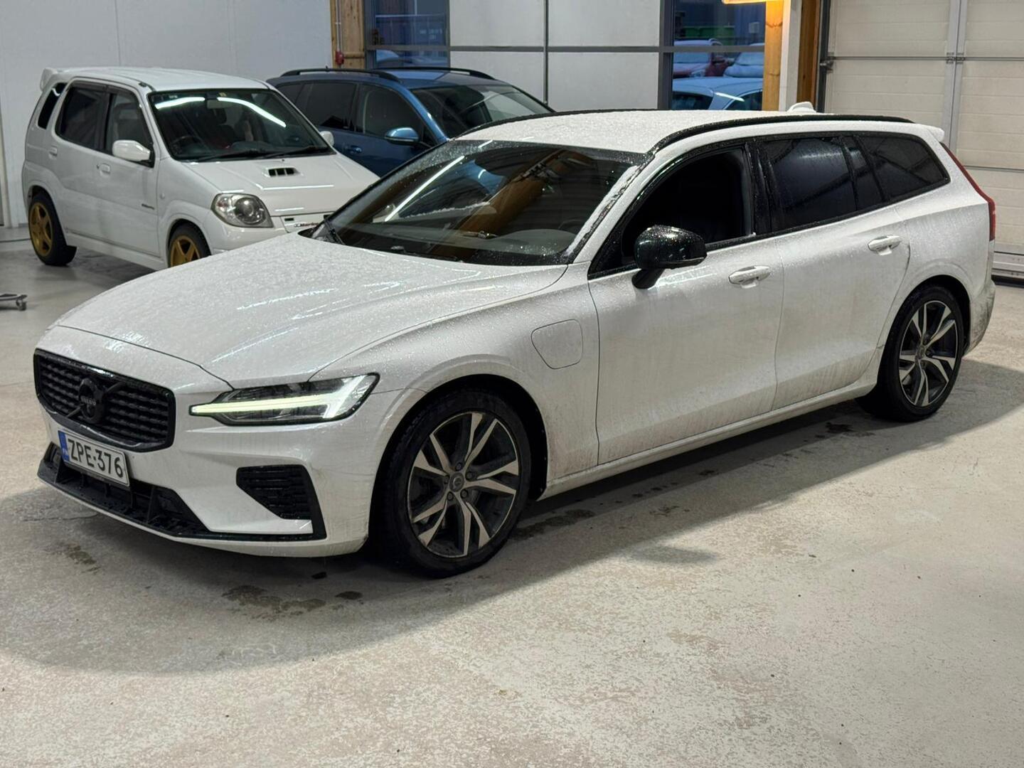 VOLVO V60 2021