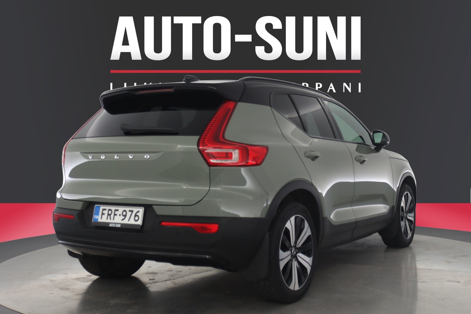 VOLVO XC40 2023