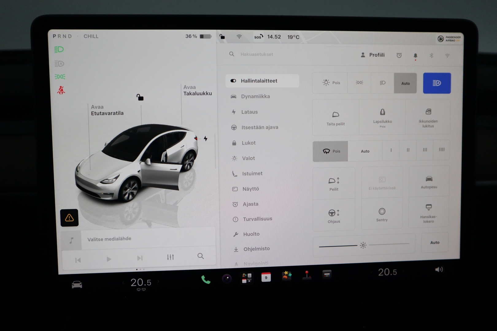 TESLA Model Y 2023