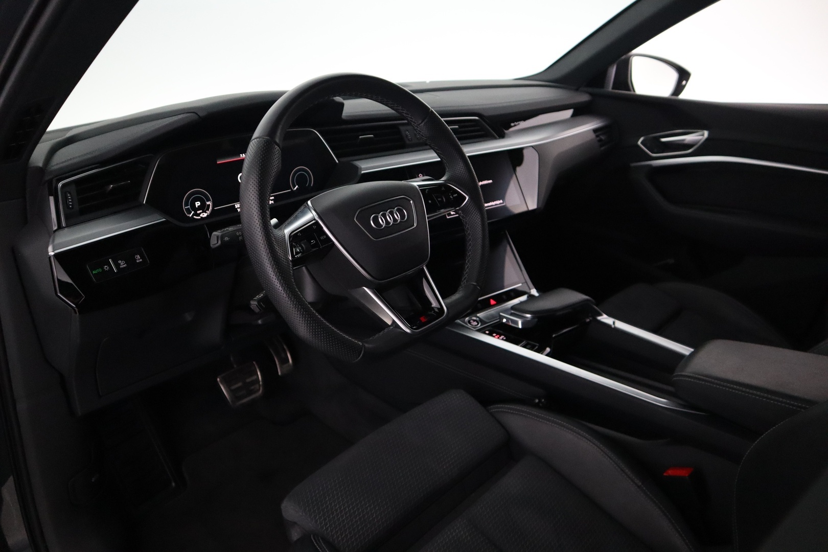 AUDI Q8 e-tron 2024