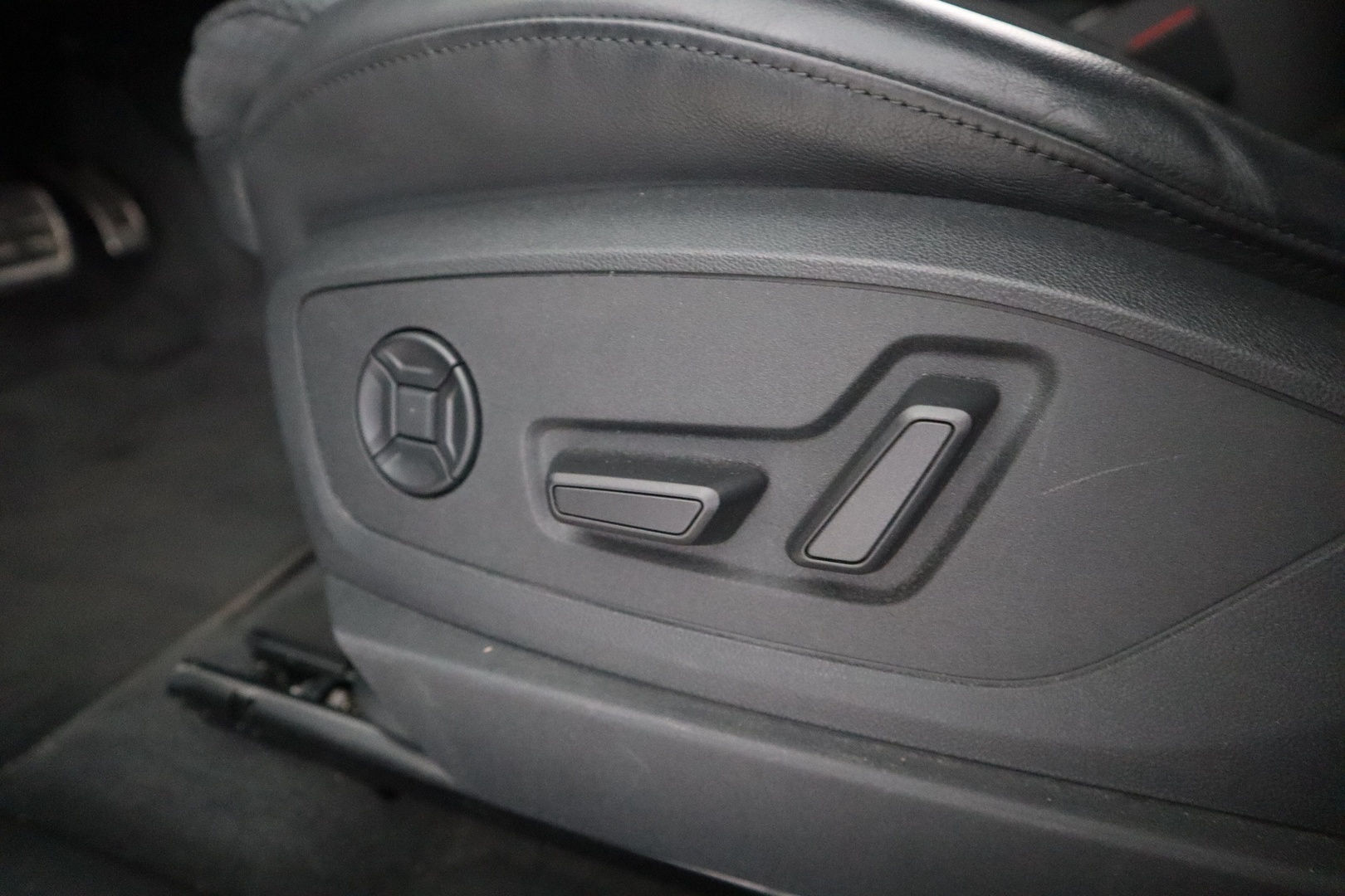 AUDI Q8 e-tron 2024