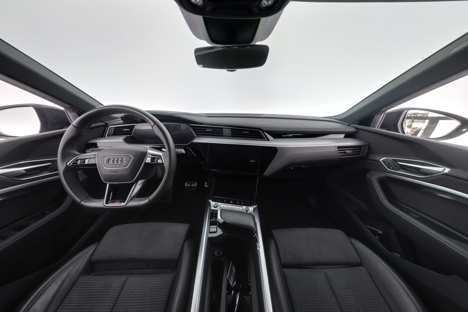 AUDI Q8 e-tron 2024