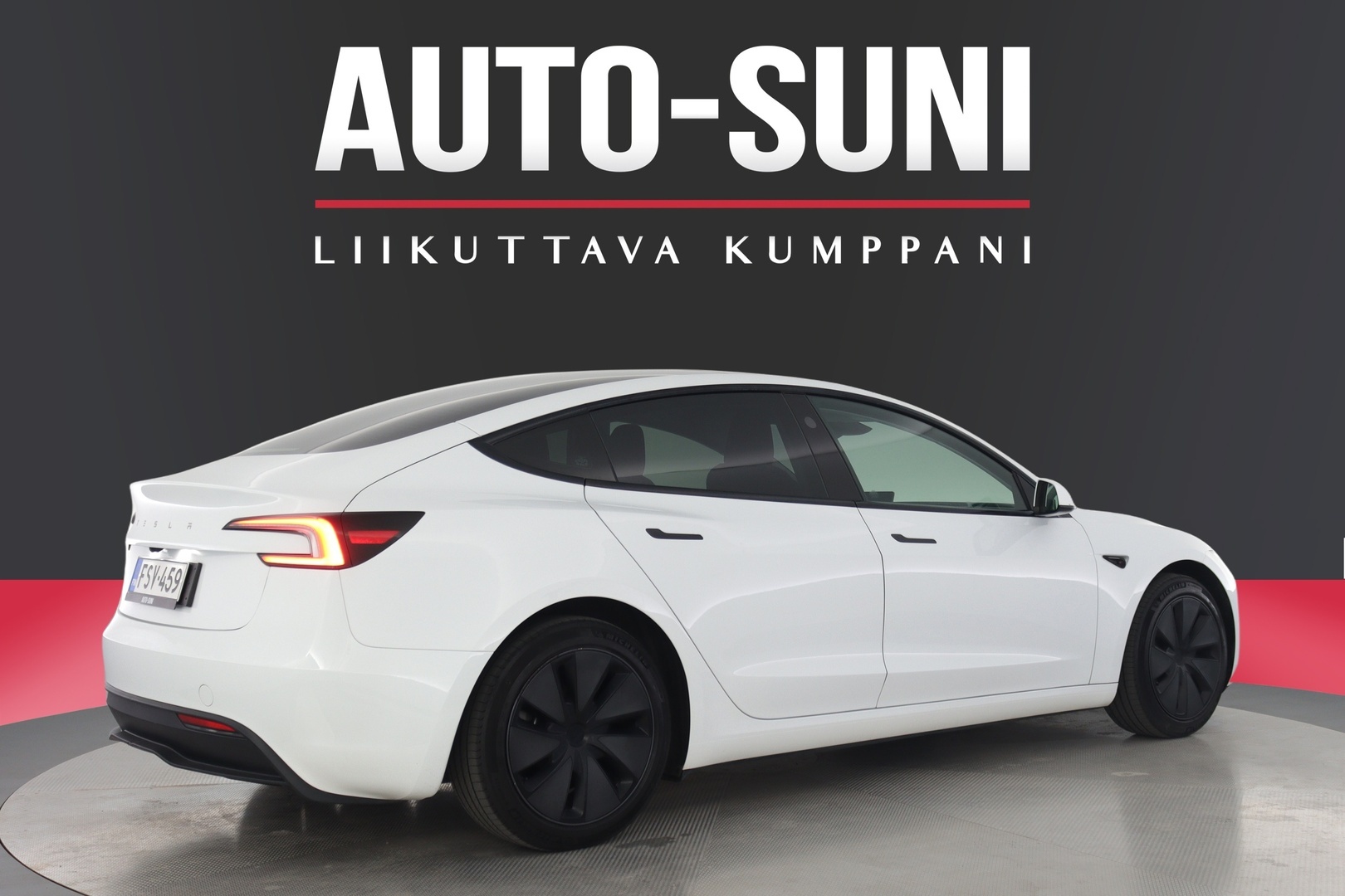 TESLA Model 3 2024