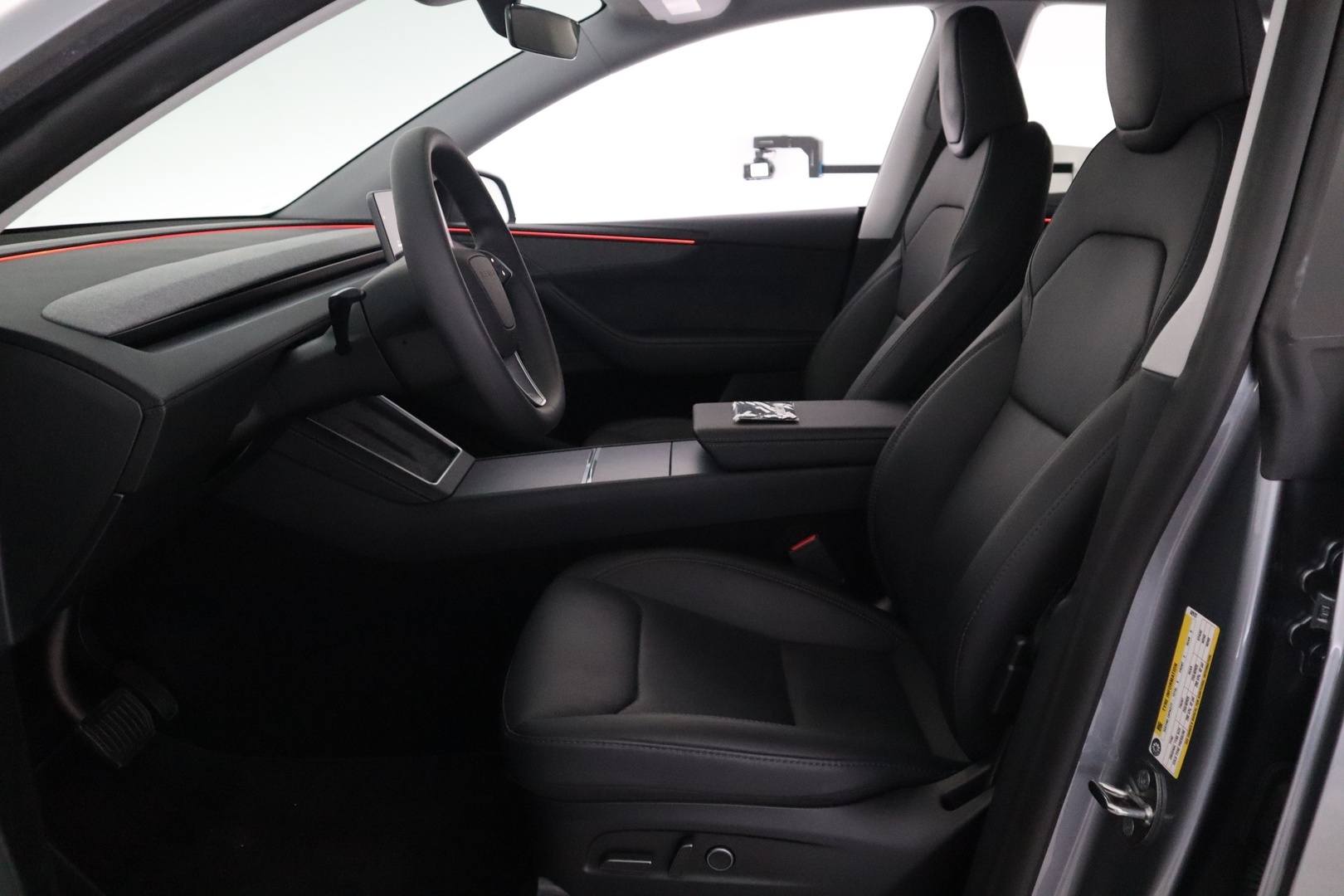 TESLA Model Y 10