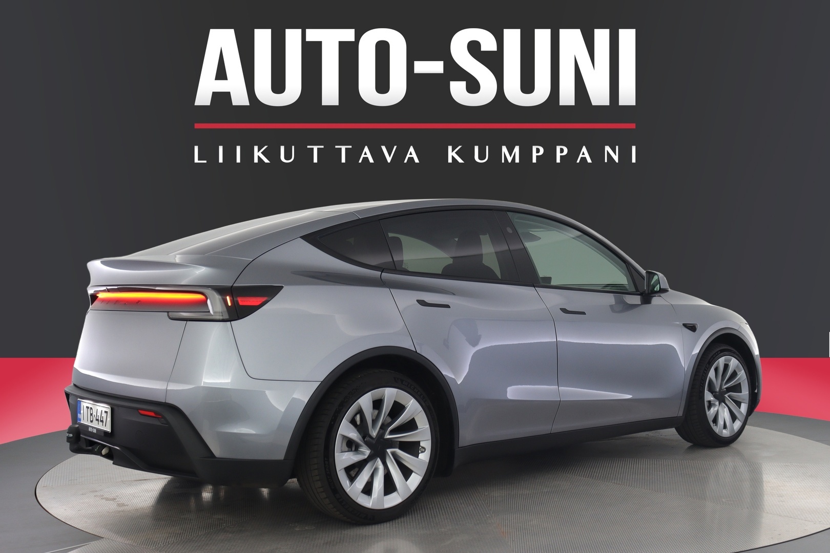 TESLA Model Y 2