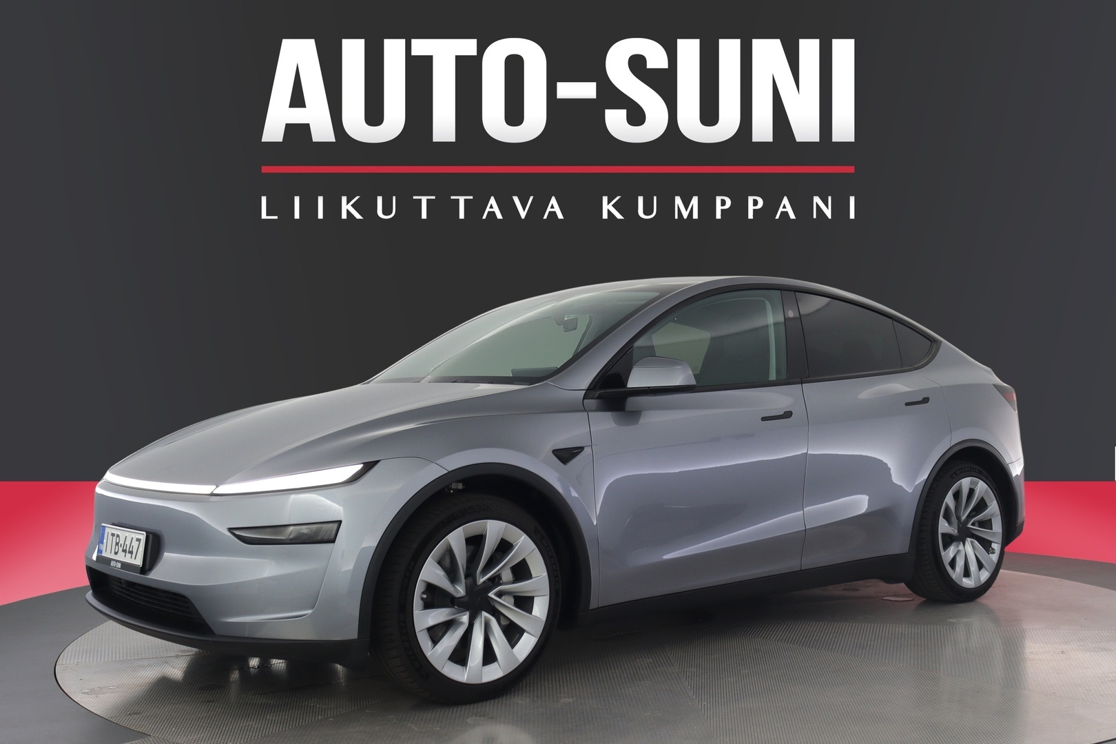 TESLA Model Y 5