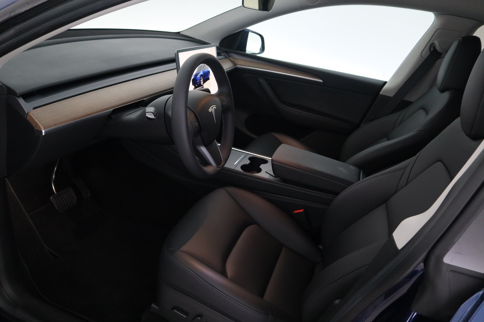 TESLA Model Y 13